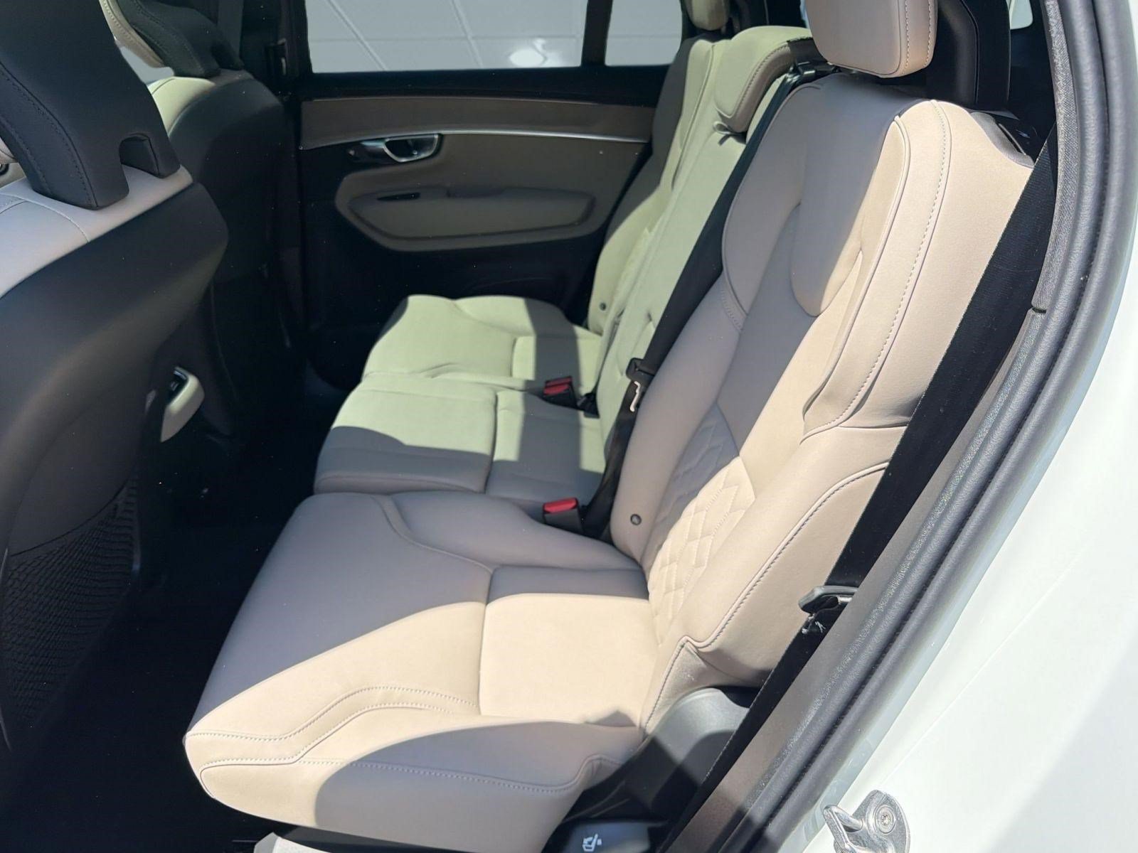 New 2026 Volvo XC90 B6 Plus w/ Protection Package Premier AWD/4WD image 14