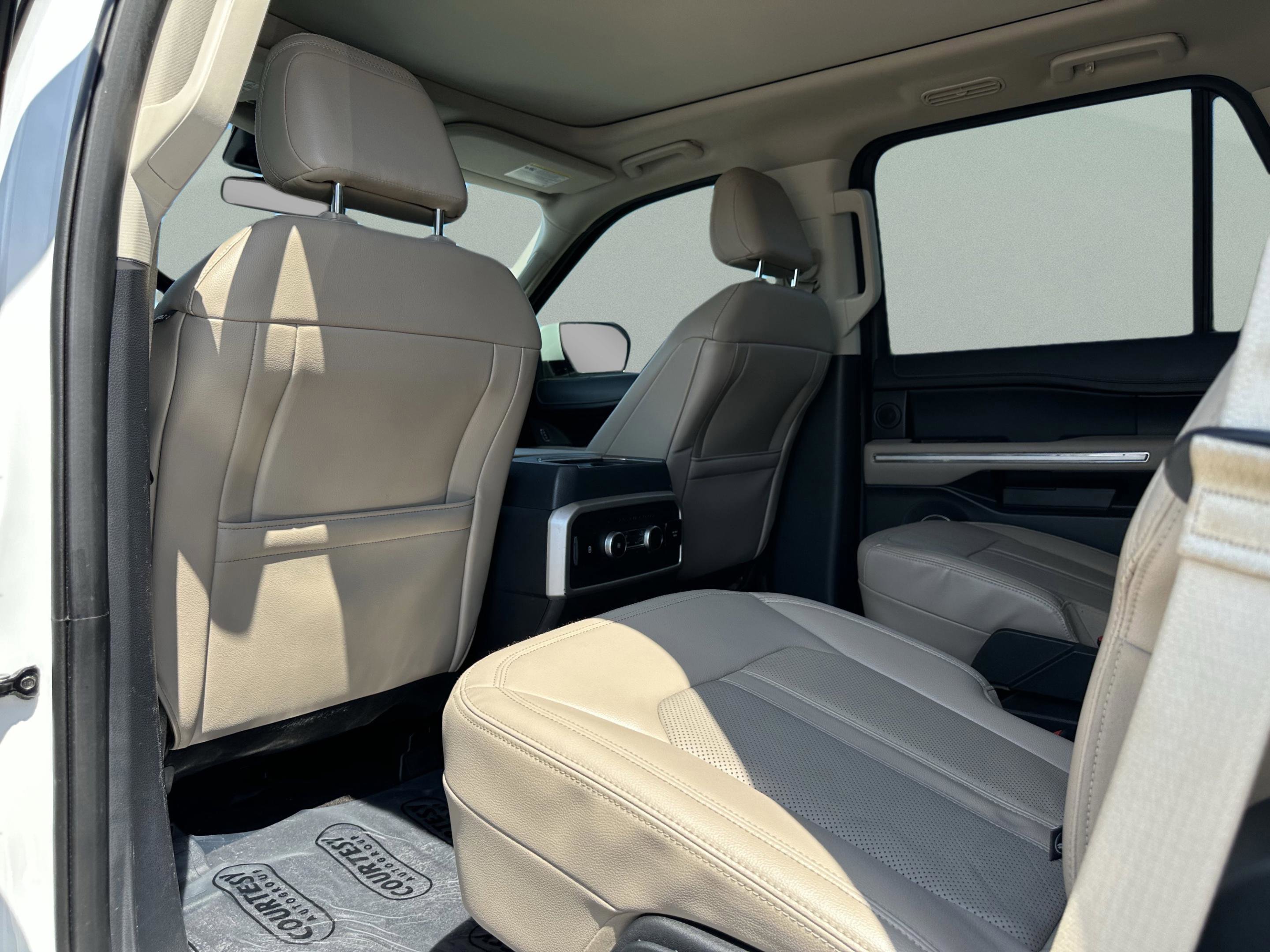 Used 2022 Ford Expedition Limited RWD image 16