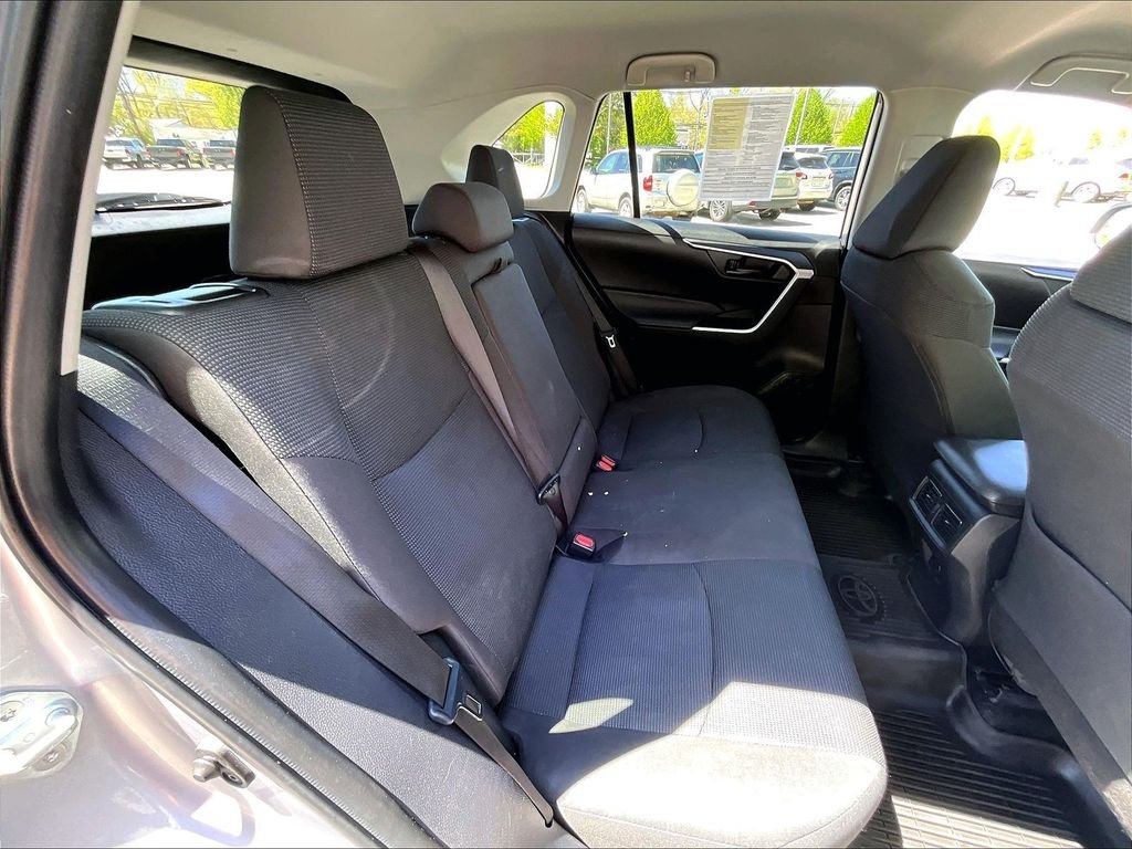 Used 2024 Toyota RAV4 LE AWD/4WD image 16