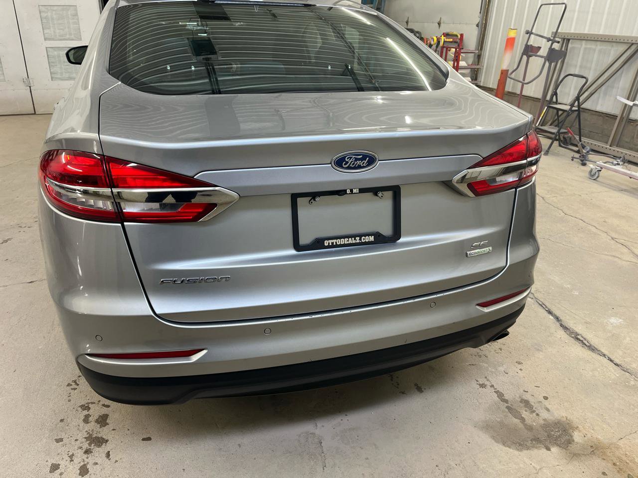Used 2020 Ford Fusion SE image 4