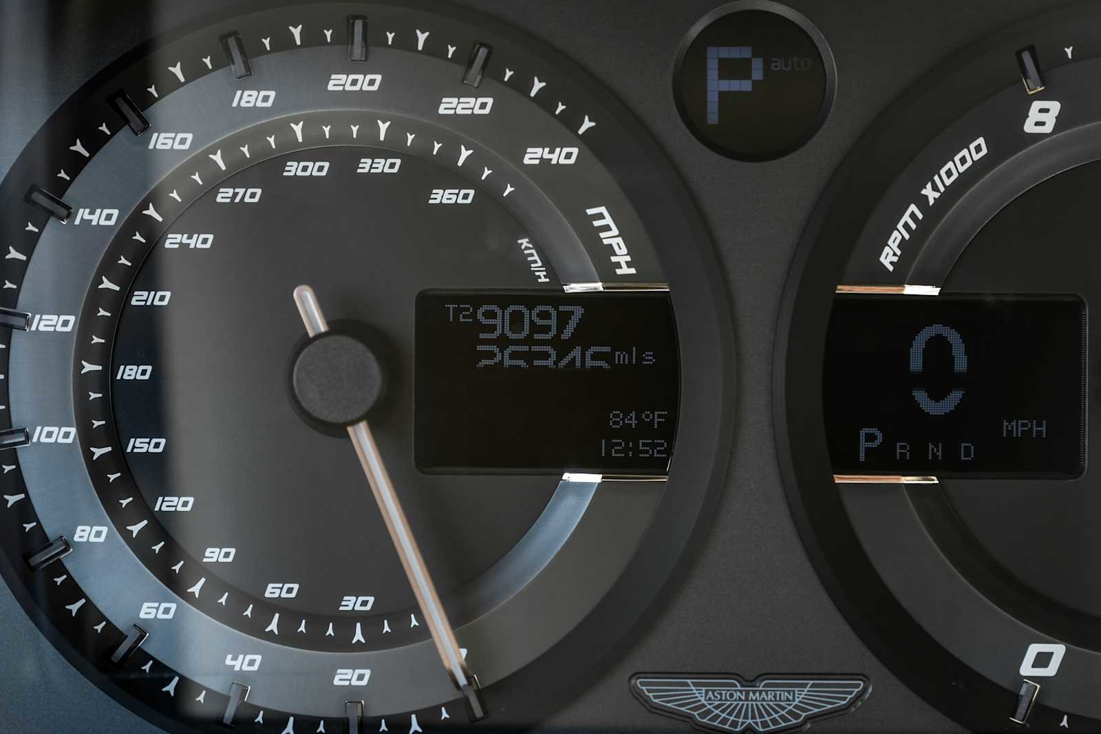 Used 2016 Aston Martin Vanquish Volante RWD image 26
