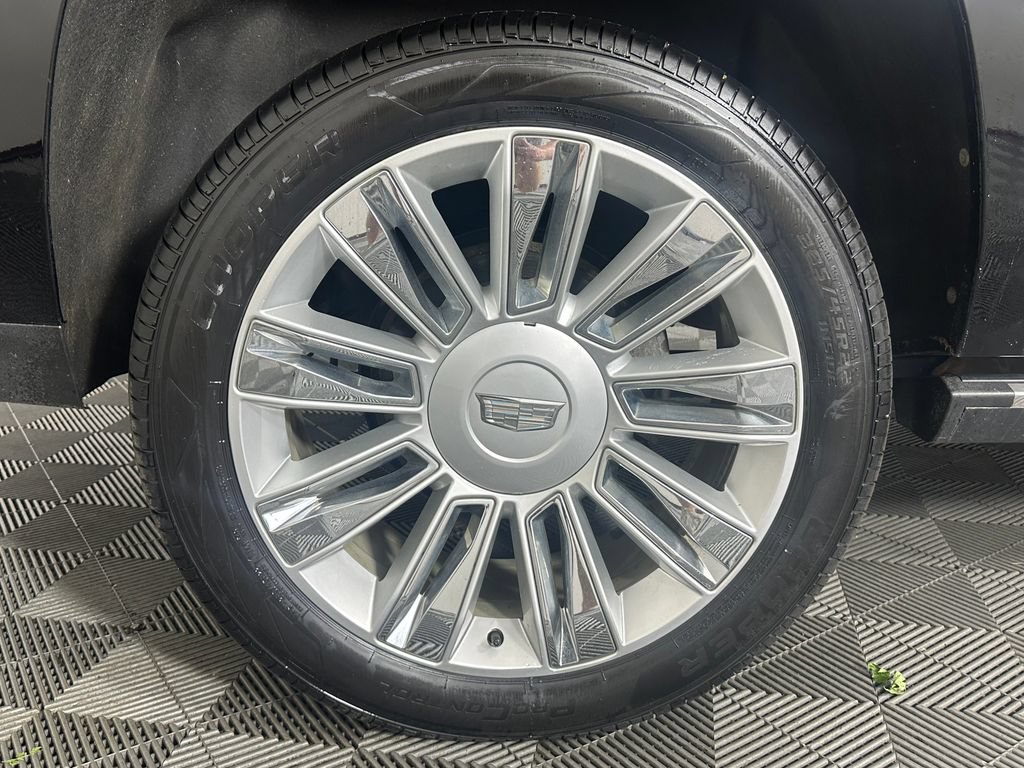 Used 2018 Cadillac Escalade ESV Platinum AWD/4WD image 14