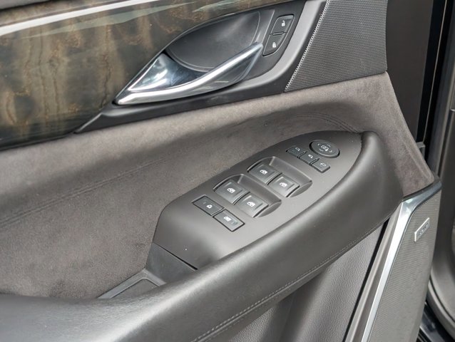 Used 2020 Cadillac Escalade Platinum image 16