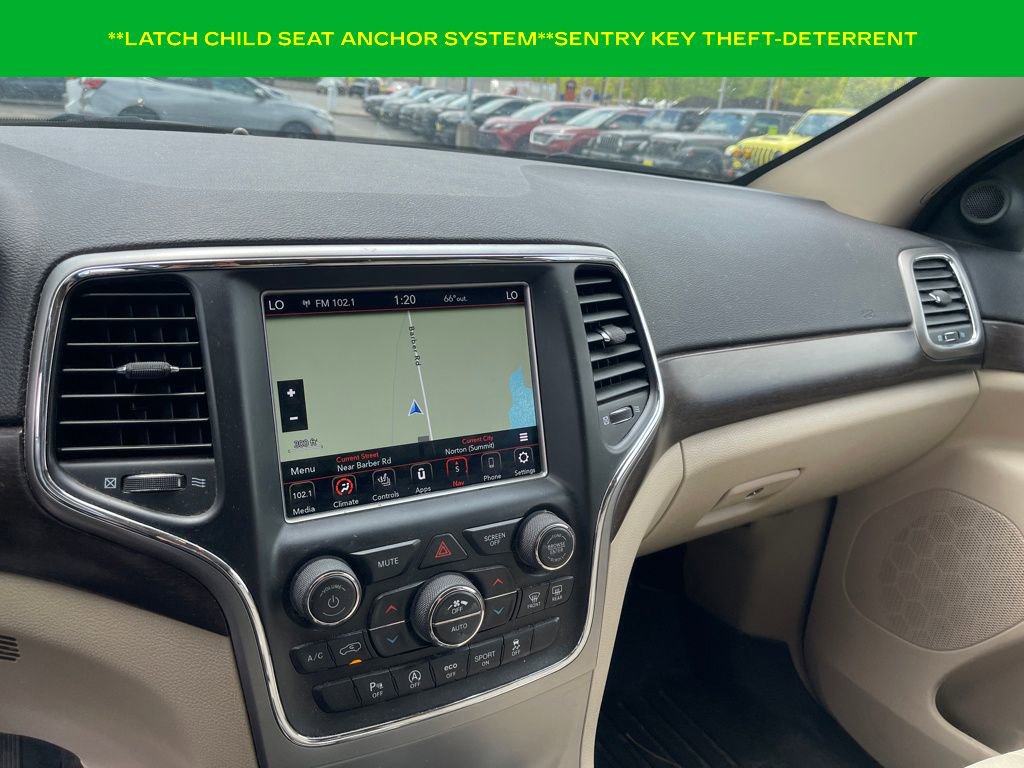 Used 2018 Jeep Grand Cherokee Laredo AWD/4WD image 16