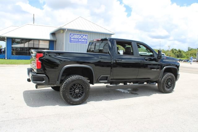 Used 2025 Chevrolet Silverado 2500 ZR2 w/ Technology Package image 12