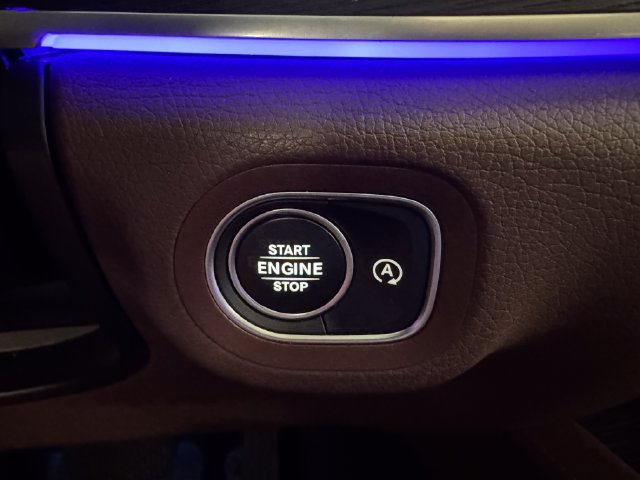 Used 2025 Mercedes-Benz GLE 350 4MATIC w/ AMG Line Exterior image 12