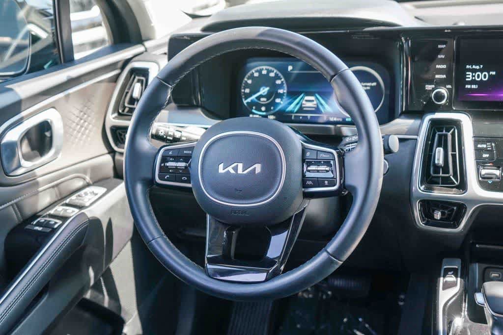 Certified 2023 Kia Sorento SX AWD/4WD image 14