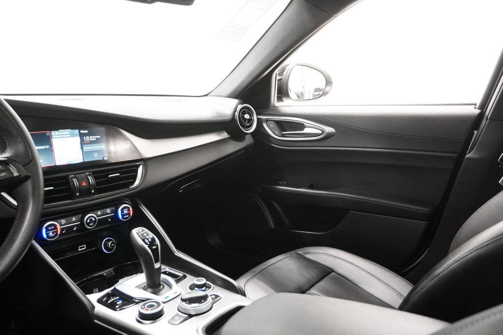 Used 2024 Alfa Romeo Giulia Ti image 14