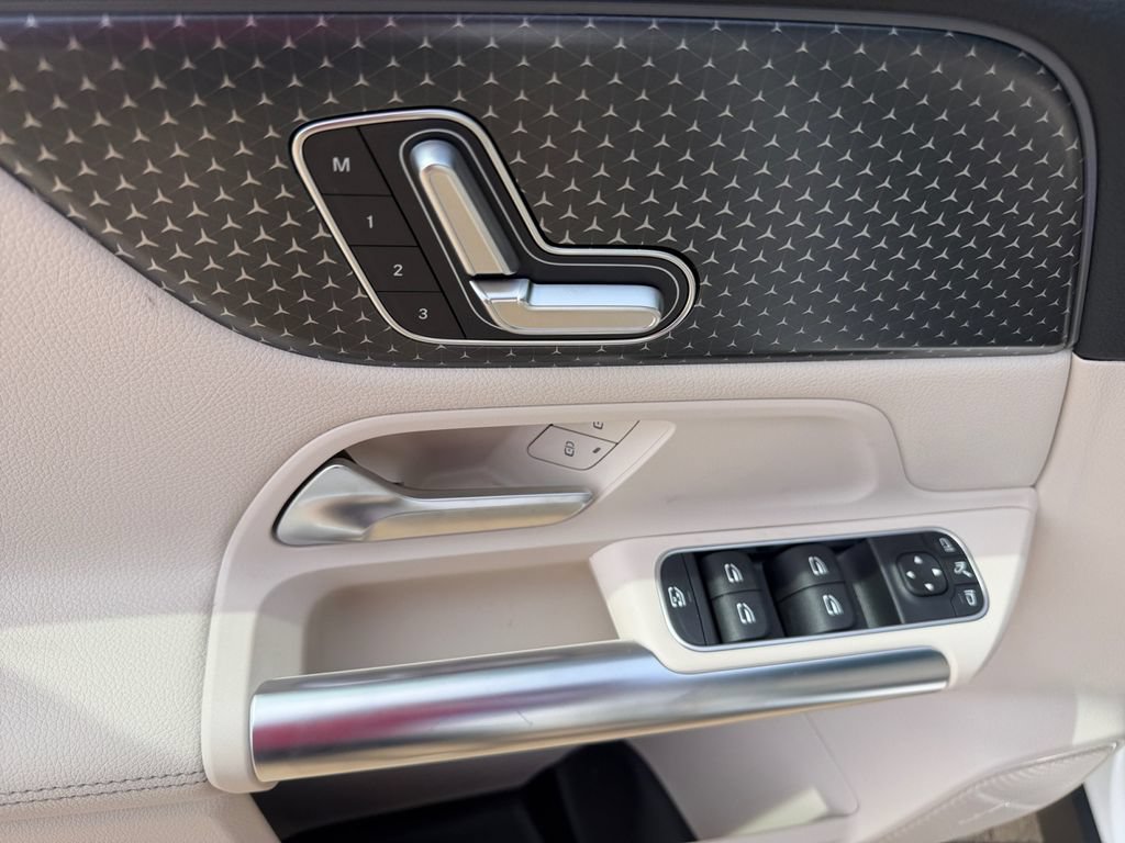 New 2026 Mercedes-Benz GLA 250 image 16