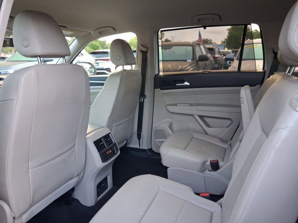 Used 2022 Volkswagen Atlas SE w/ Black Wheel Package image 8