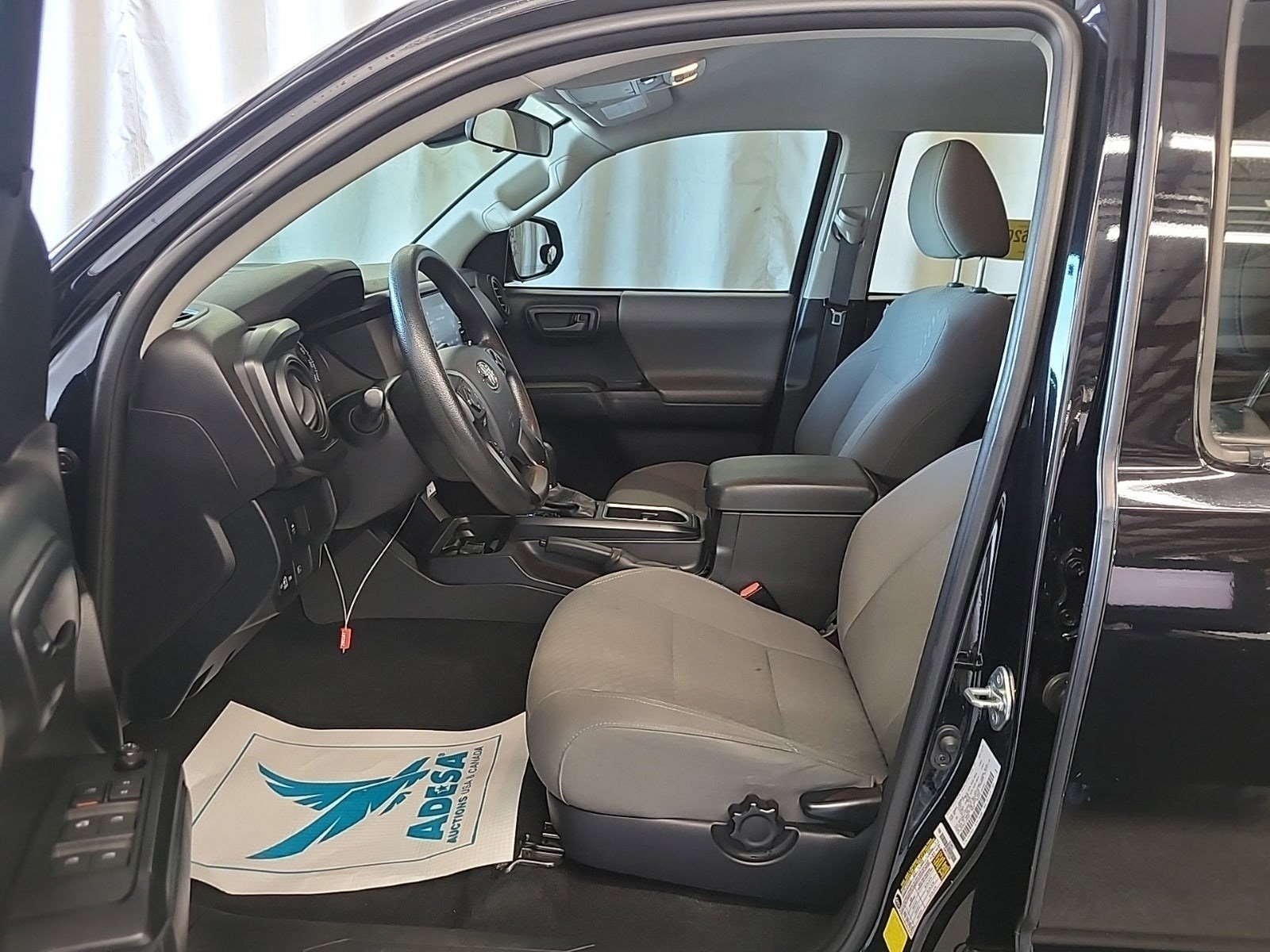 Used 2020 Toyota Tacoma SR w/ SR Convenience Package RWD image 13