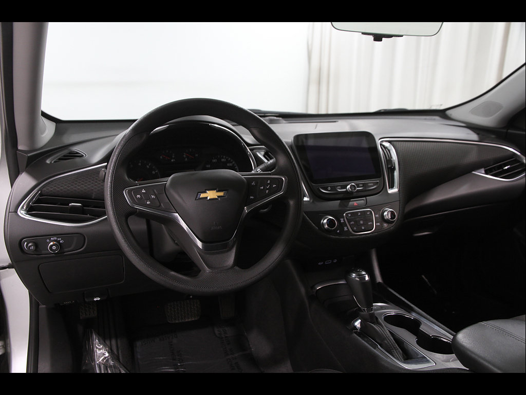 Used 2019 Chevrolet Malibu LT w/ Driver Confidence Package FWD image 6