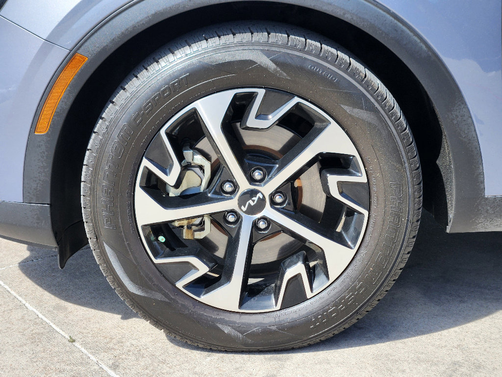 Certified 2024 Kia Sportage EX image 10