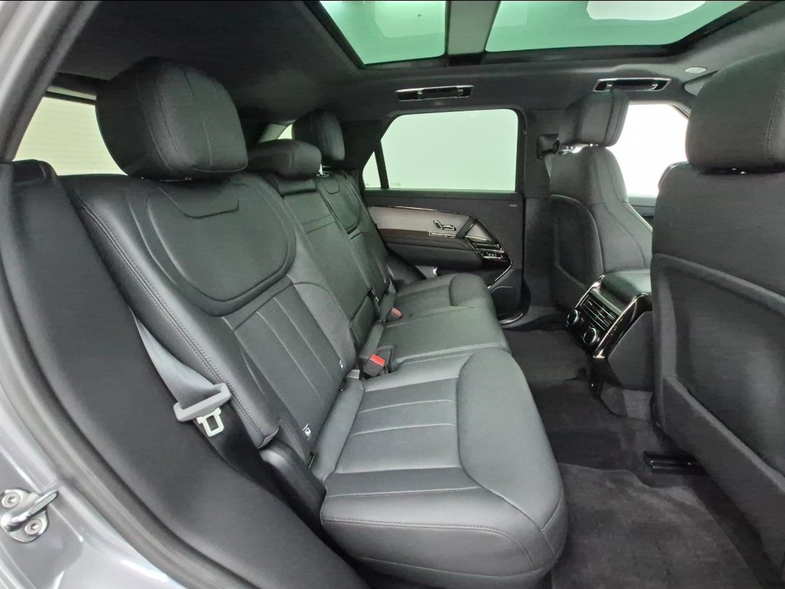 Used 2024 Land Rover Range Rover Sport Dynamic SE AWD/4WD image 24