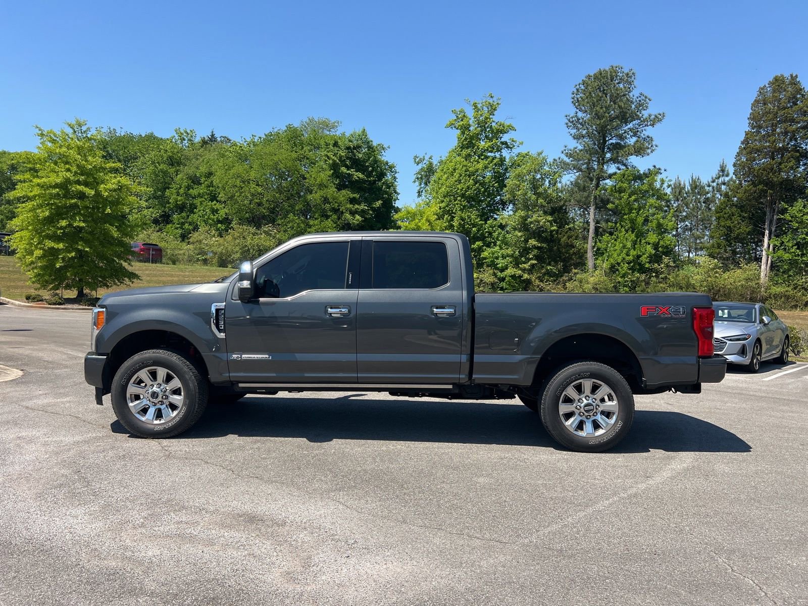 Used 2017 Ford F250 Platinum w/ Platinum Ultimate Package image 4