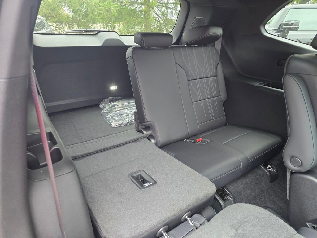 Used 2026 Buick Enclave Avenir w/ Super Cruise Package AWD/4WD image 13