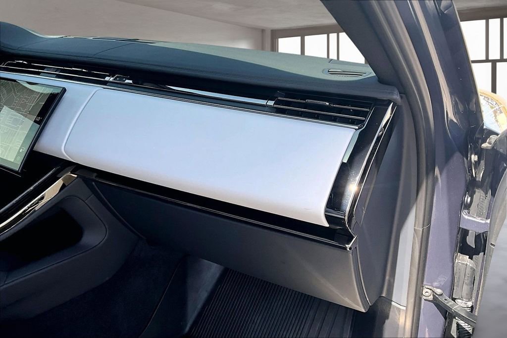 Used 2025 Land Rover Range Rover Sport Dynamic SE image 16