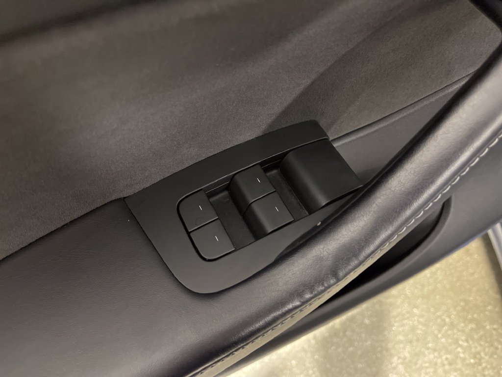 Used 2022 Tesla Model Y Performance AWD/4WD image 18