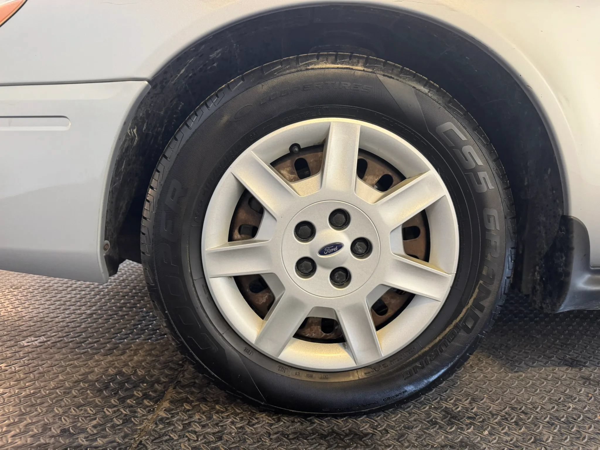 Used 2007 Ford Taurus SE FWD image 28