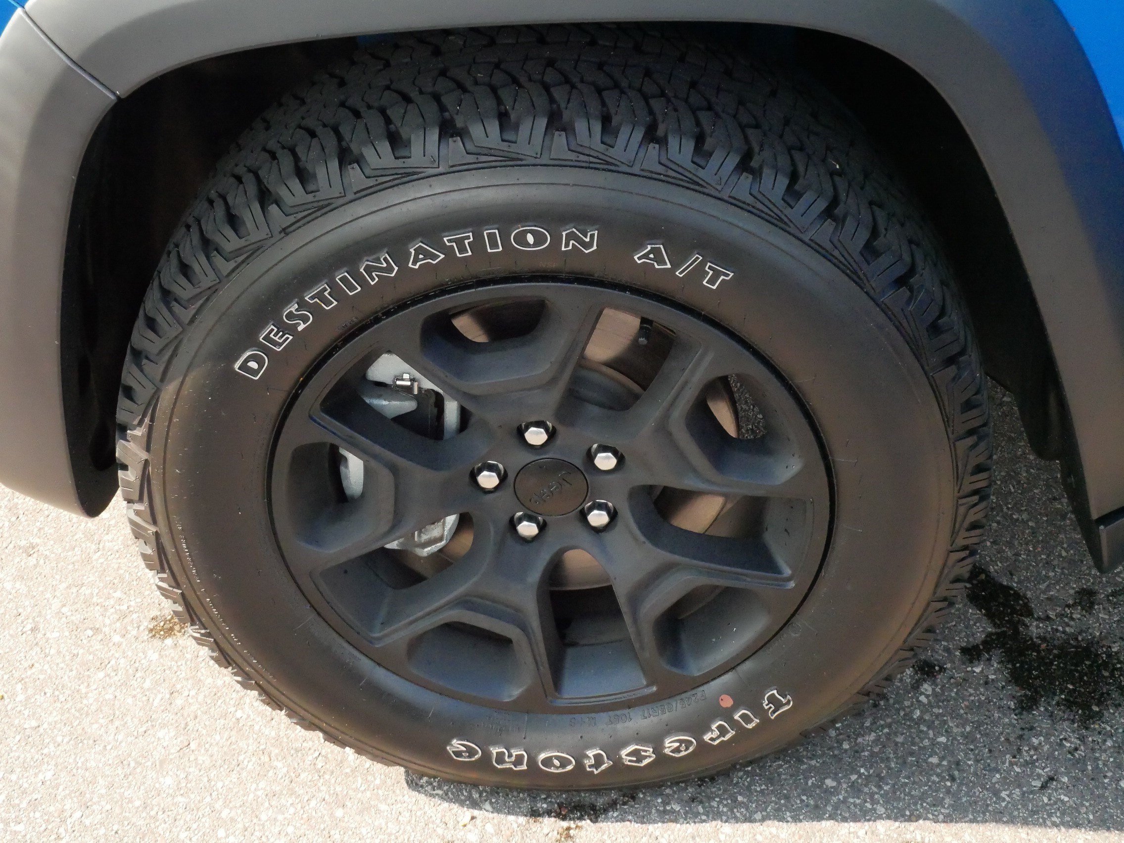 Used 2022 Jeep Cherokee Latitude AWD/4WD image 15