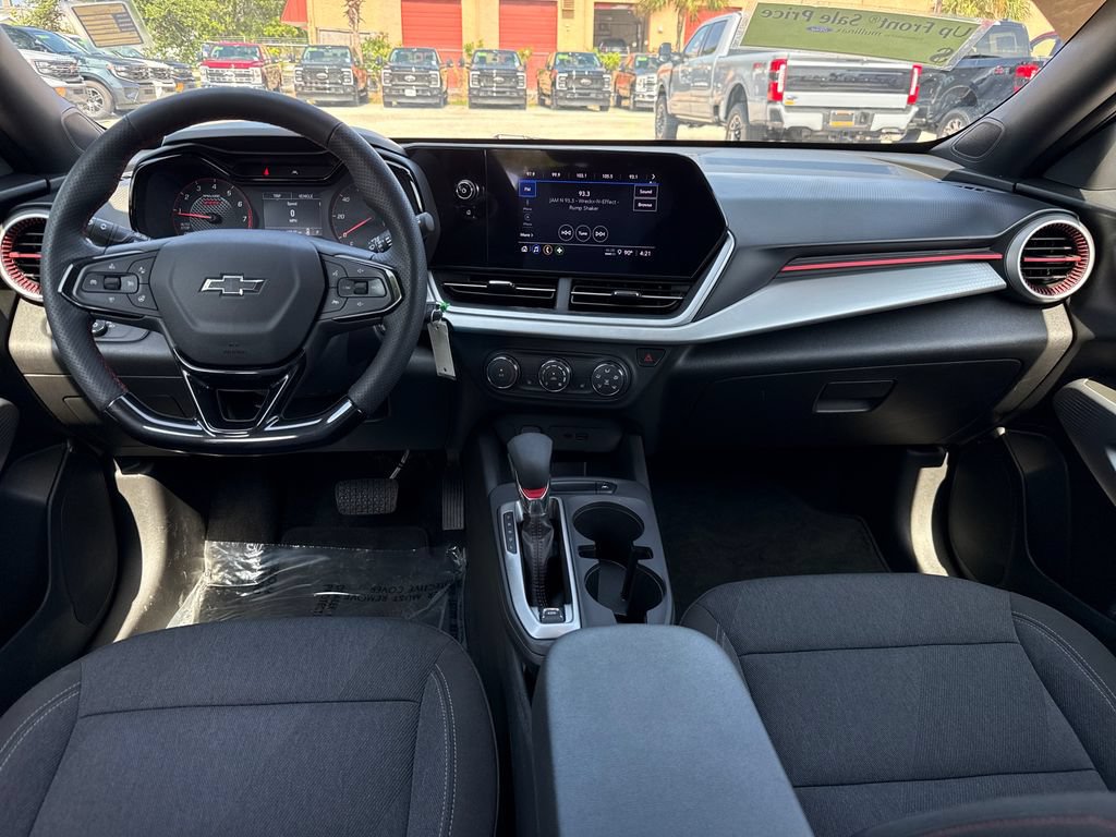 Used 2024 Chevrolet Trax RS w/ Driver Confidence Package FWD image 6