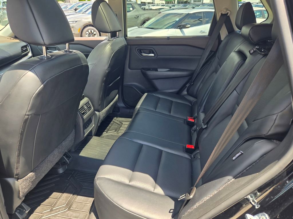 Used 2023 Nissan Rogue SV w/ SV Premium B Package AWD/4WD image 26