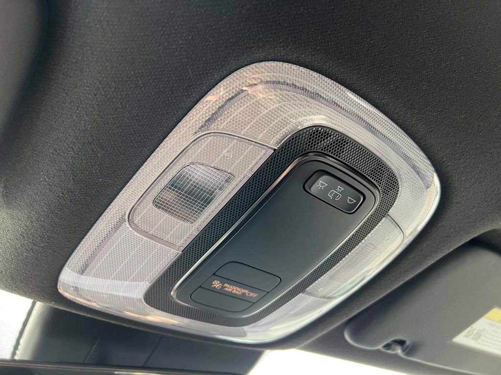 Certified 2025 Hyundai Elantra Sport image 38