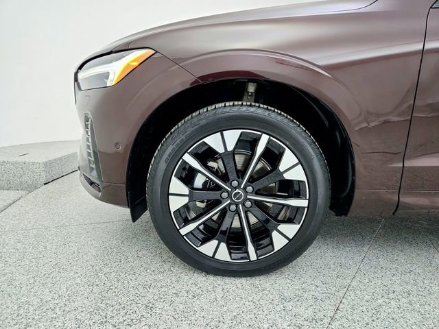New 2026 Volvo XC60 B5 Plus w/ Climate Package image 25