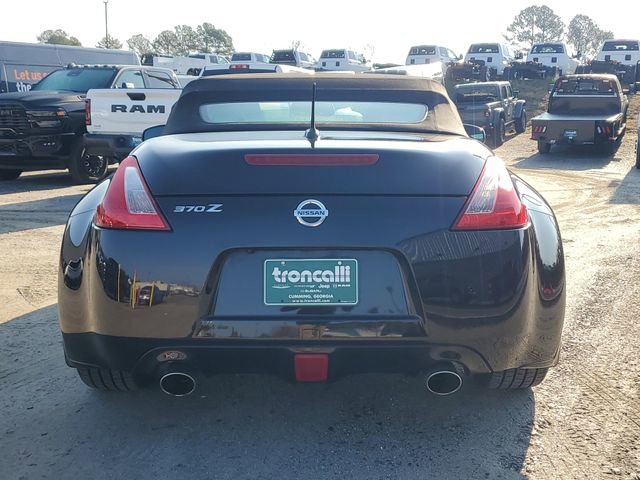 Used 2017 Nissan 370Z Touring image 9