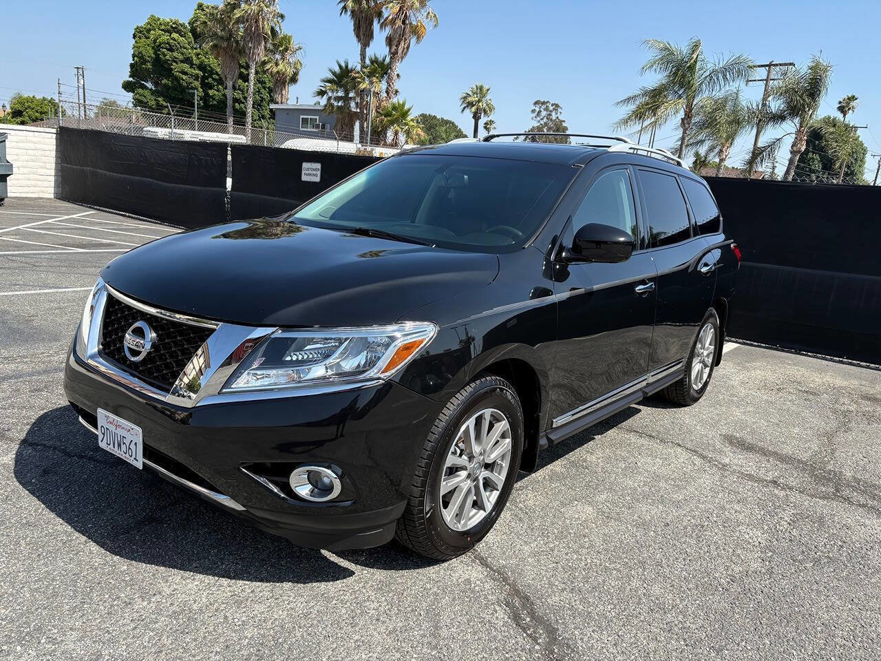 Used 2015 Nissan Pathfinder SL w/ SL Premium Package