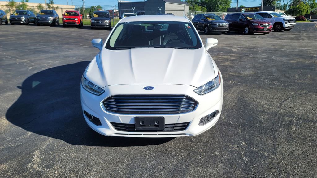 Used 2015 Ford Fusion SE w/ Equipment Group 202A FWD image 4
