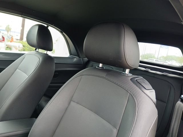 Used 2019 Volkswagen Beetle 2.0T SE FWD image 20