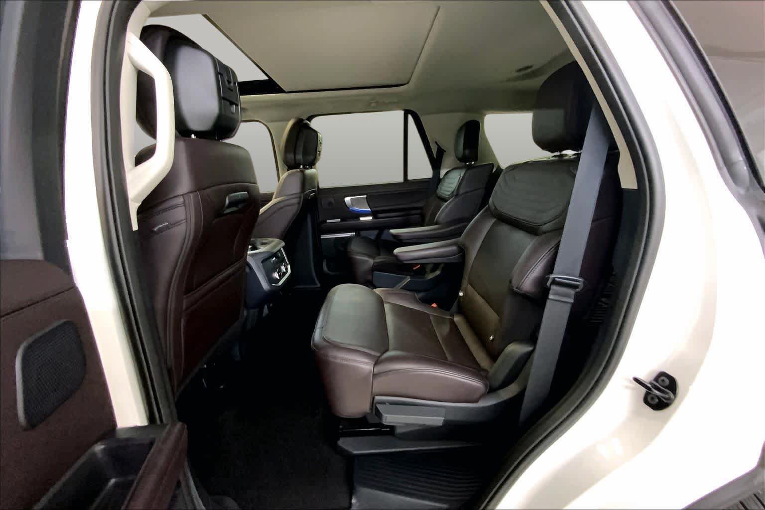Used 2026 Ford Expedition Platinum w/ Platinum Ultimate Package AWD/4WD image 20