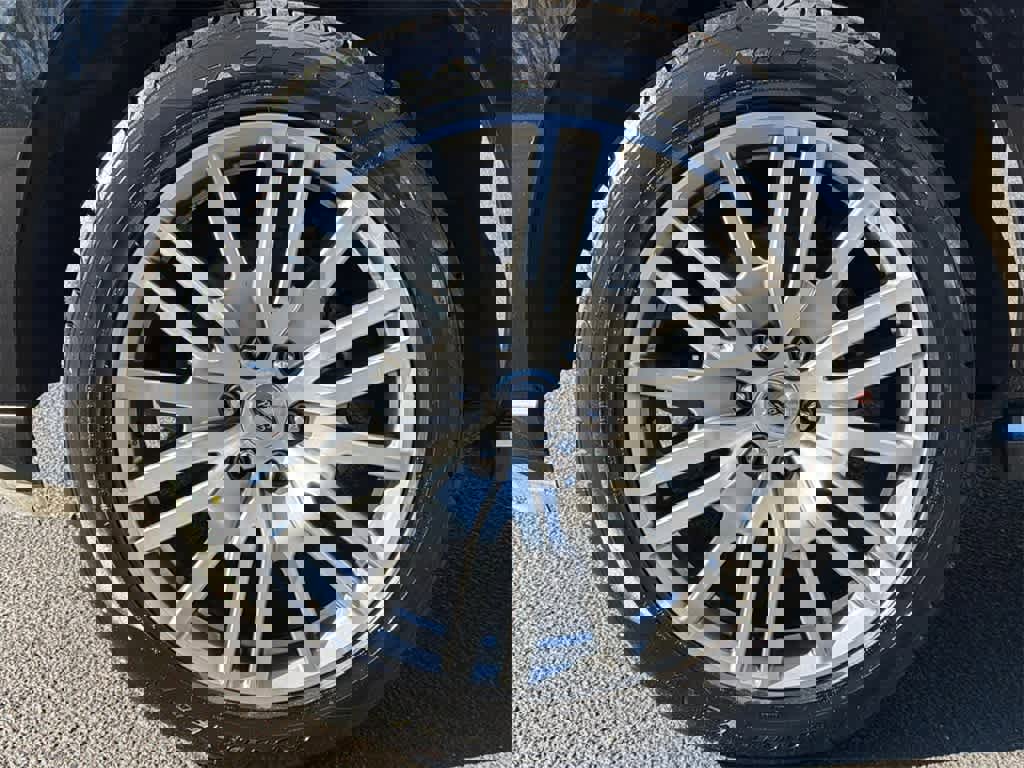 Used 2023 Ford Expedition Limited image 9