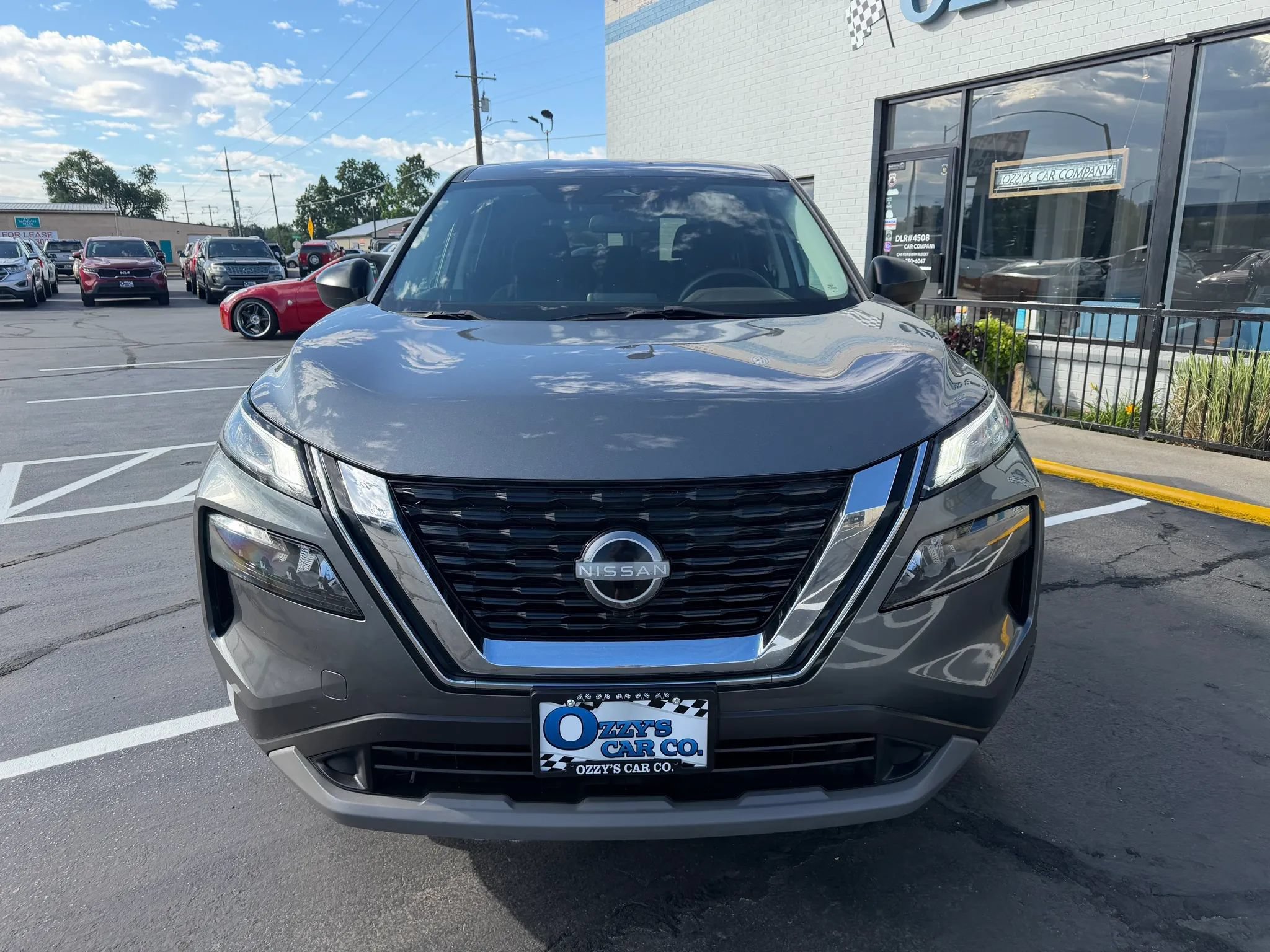 Used 2023 Nissan Rogue S AWD/4WD image 2
