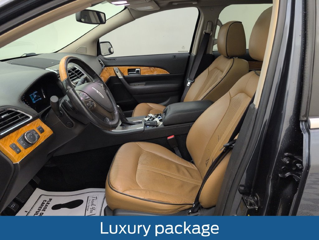 Used 2013 Lincoln MKX FWD image 4