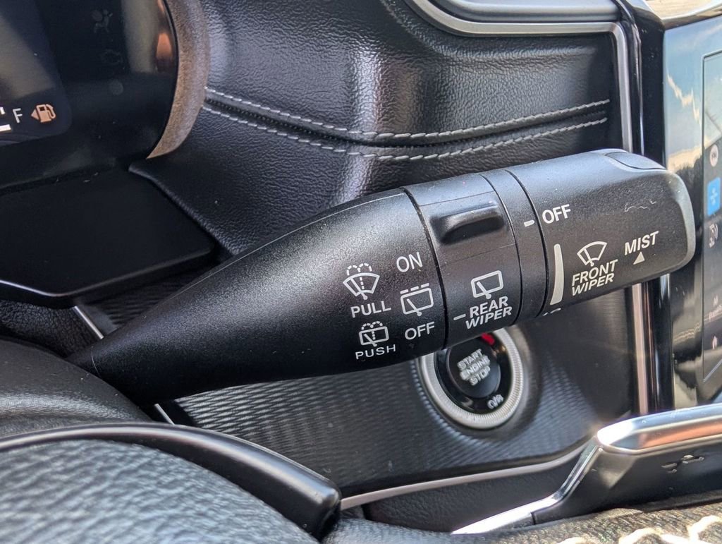 Used 2024 Jeep Grand Cherokee L Altitude image 29