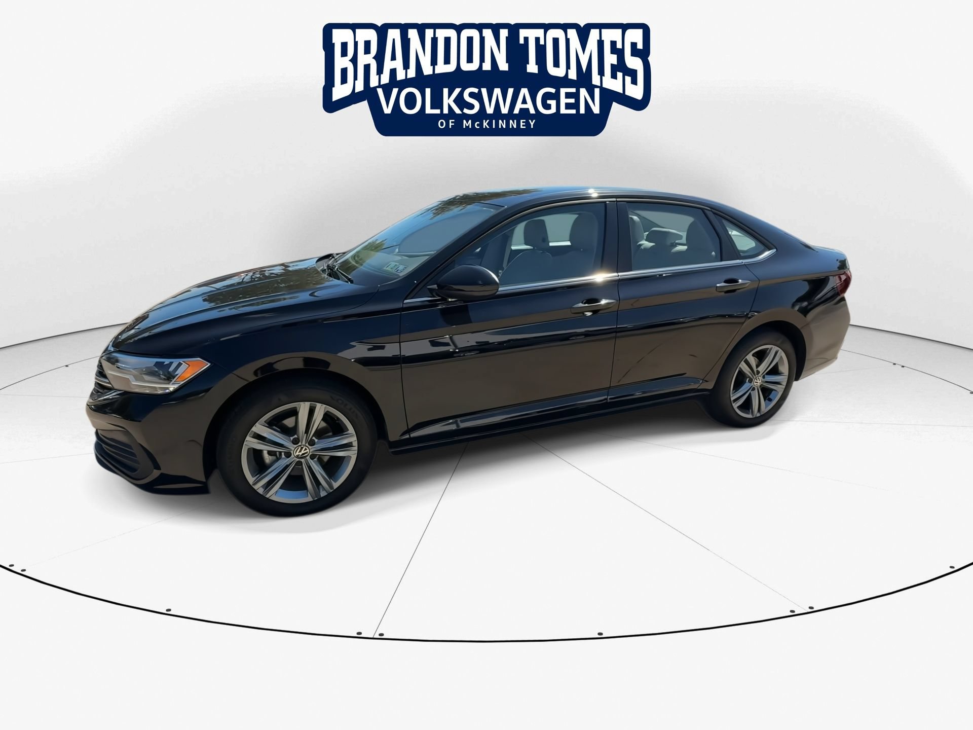 Used 2024 Volkswagen Jetta SE w/ Panoramic Sunroof Package FWD image 4
