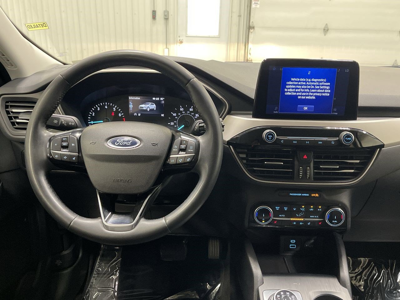 Used 2022 Ford Escape SEL image 3