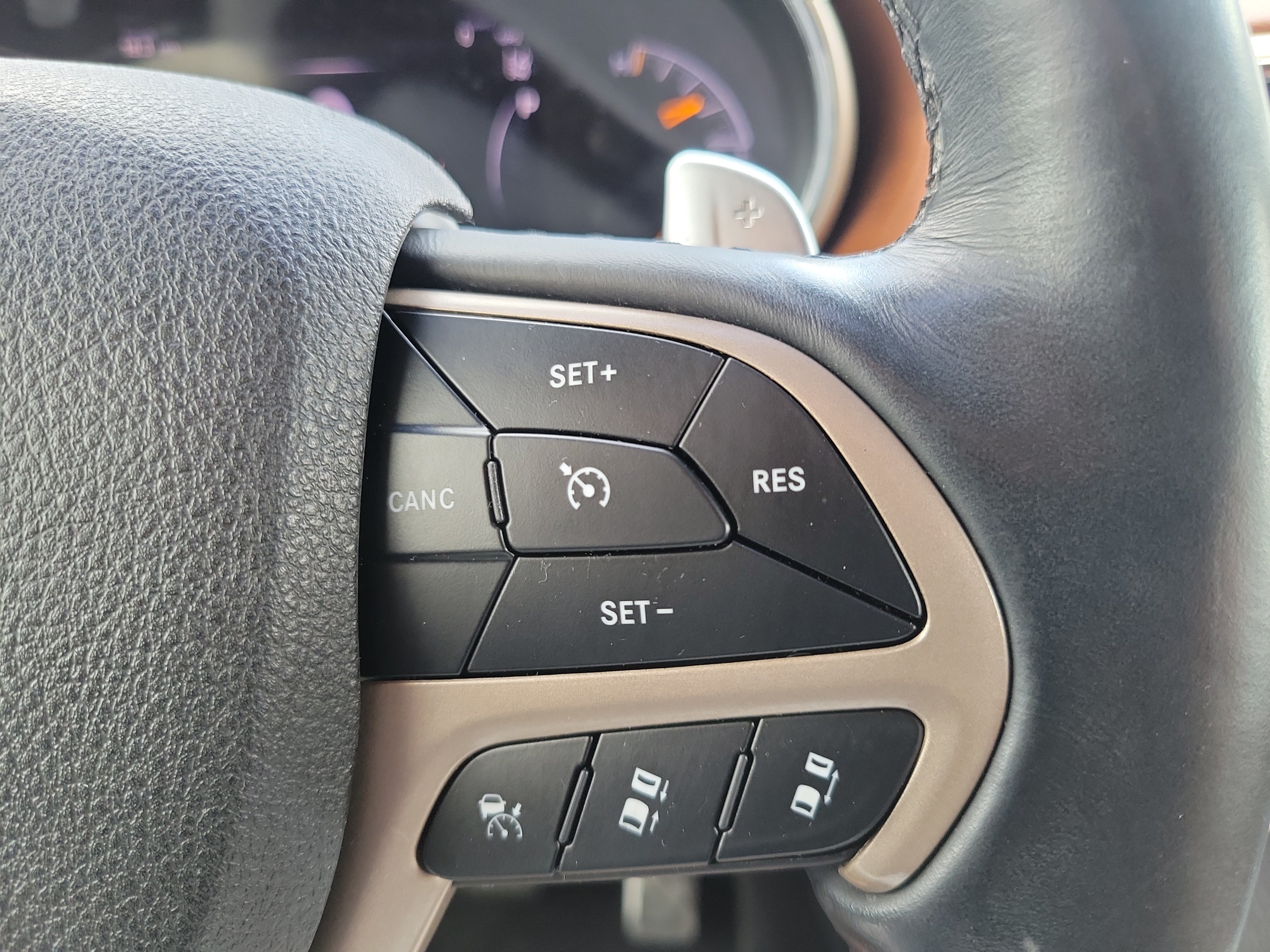 Used 2017 Jeep Grand Cherokee Summit w/ Platinum Series Group RWD image 20
