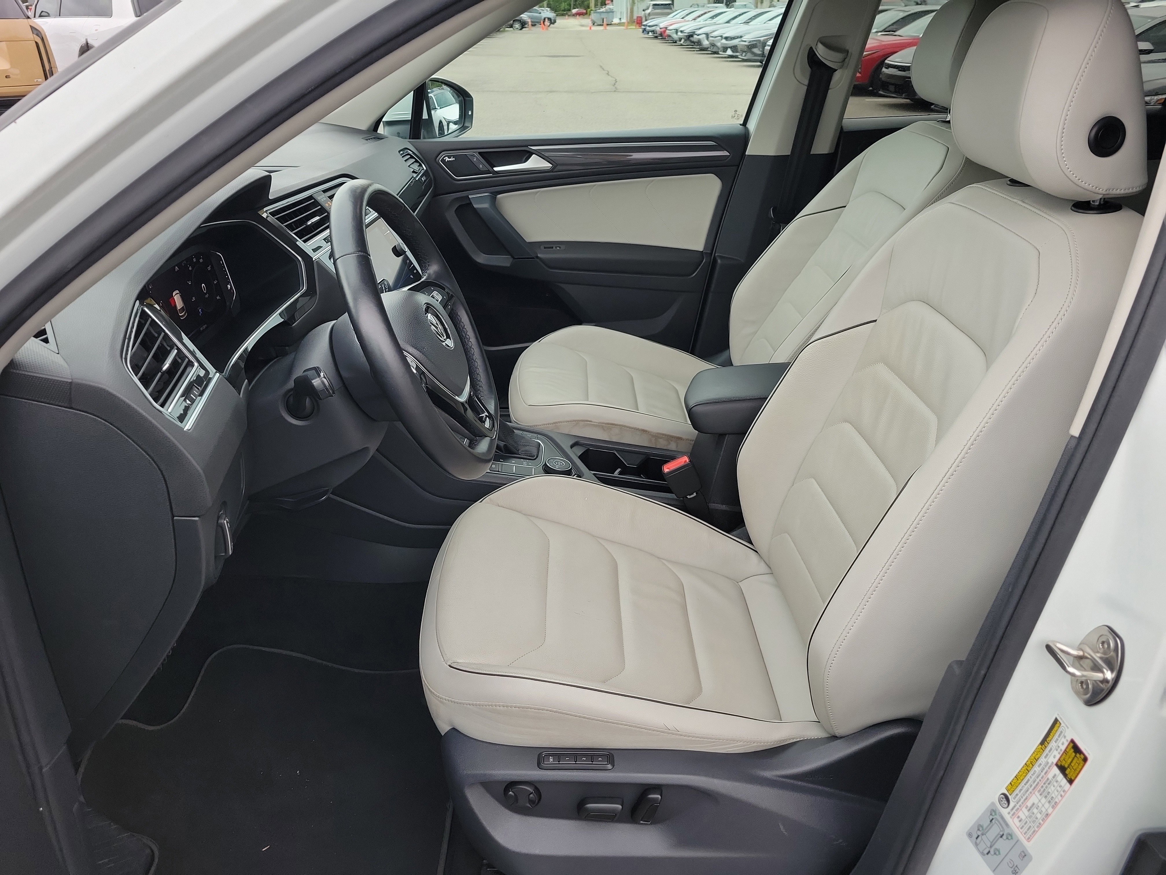 Used 2019 Volkswagen Tiguan SEL Premium image 23