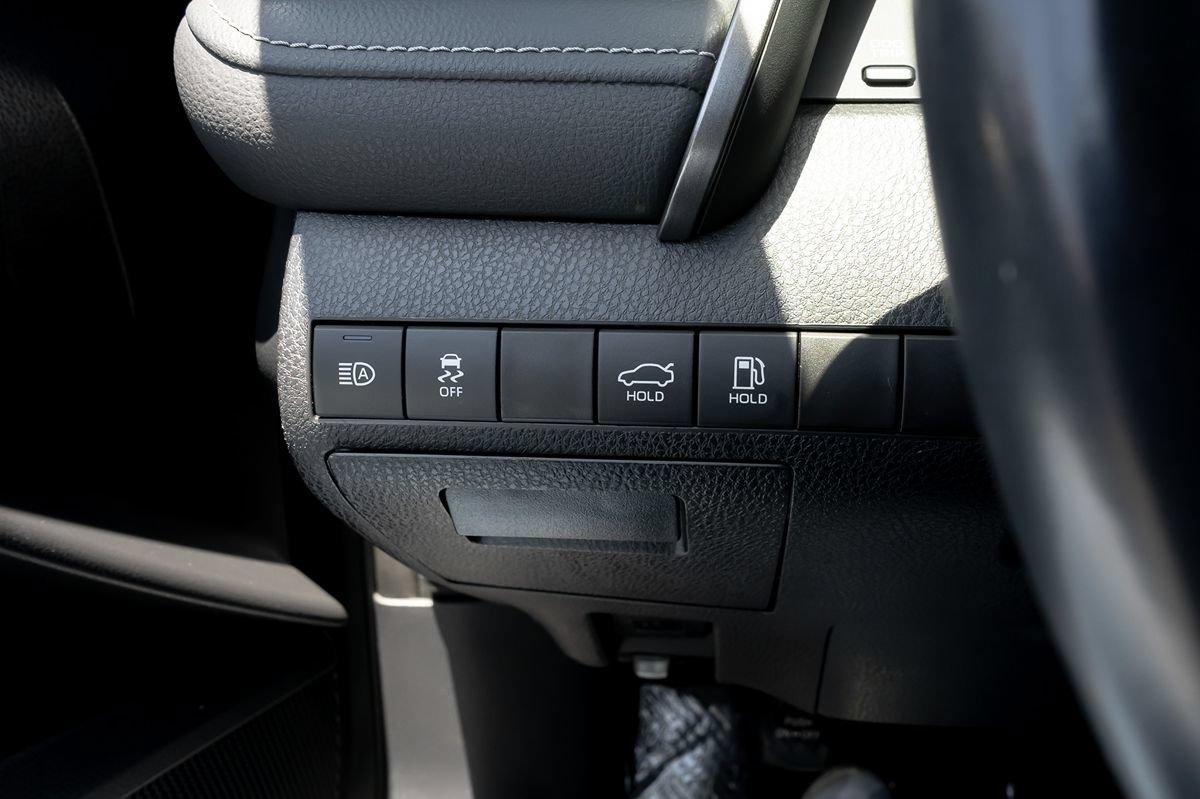 Used 2022 Toyota Camry SE w/ Convenience Package FWD image 23