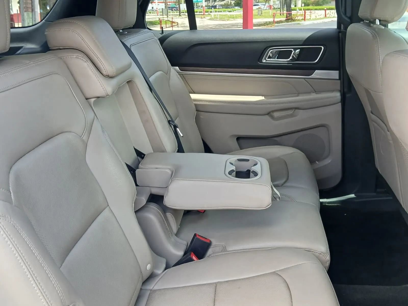 Used 2018 Ford Explorer Limited FWD image 27