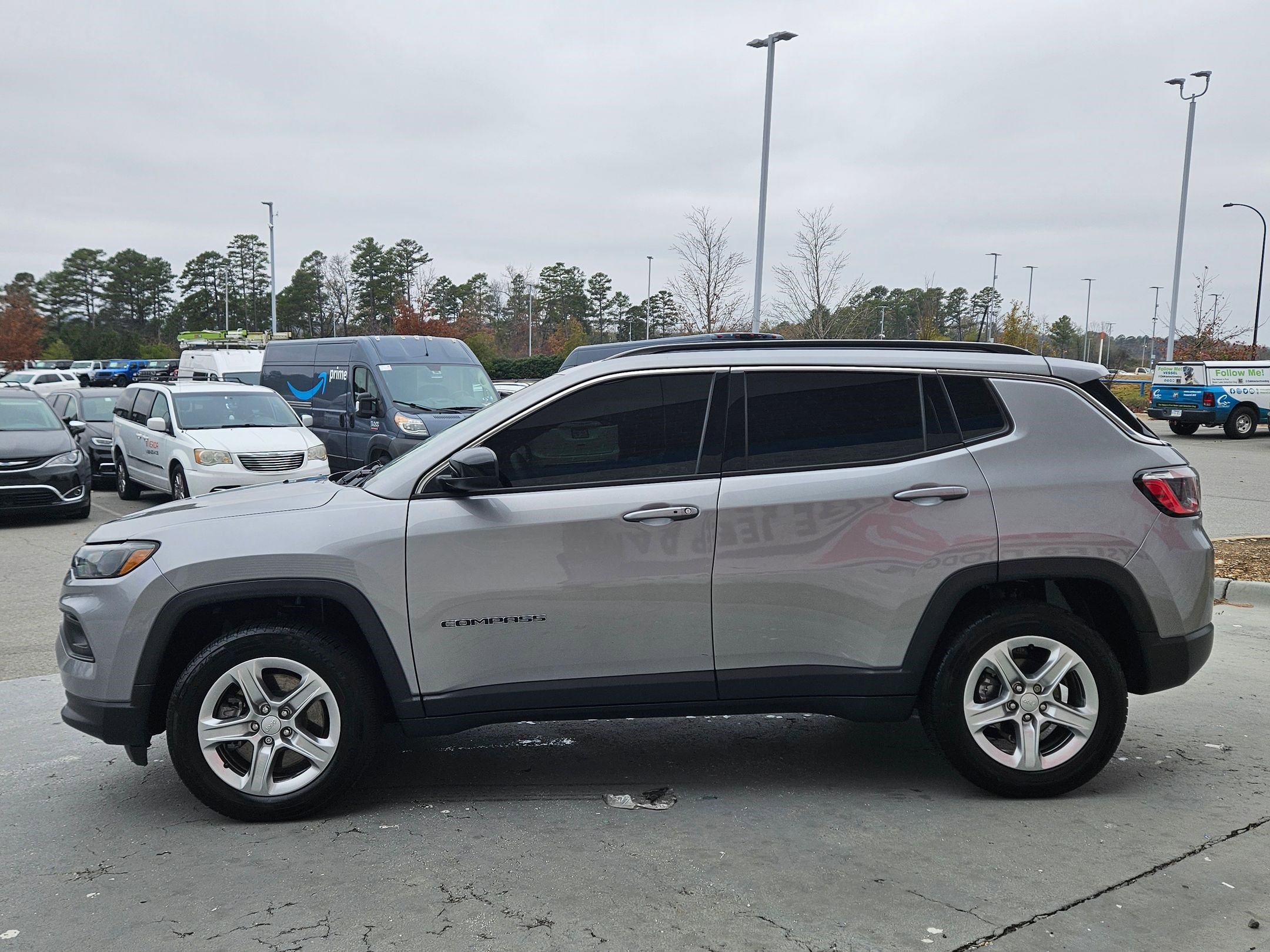 Used 2023 Jeep Compass Latitude w/ Convenience Group image 4