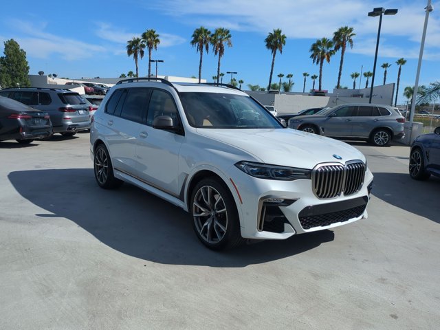 Used 2021 BMW X7 M50i w/ Executive Package AWD/4WD image 3