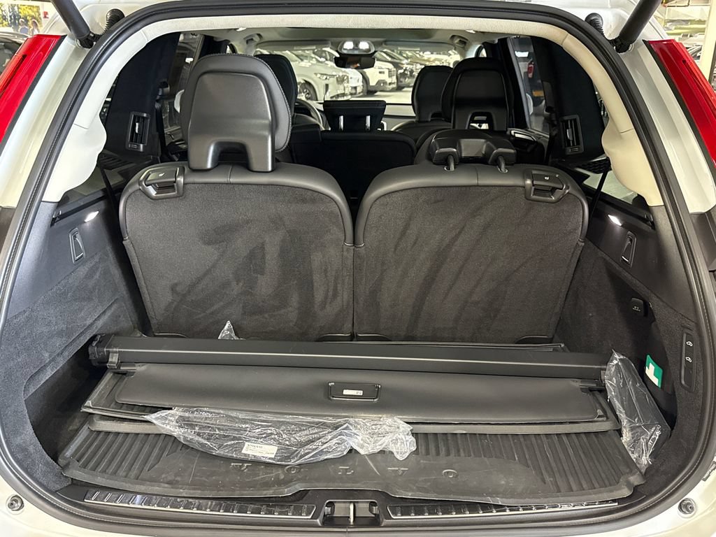 Certified 2024 Volvo XC90 B6 Ultimate w/ Lounge Package AWD/4WD image 26