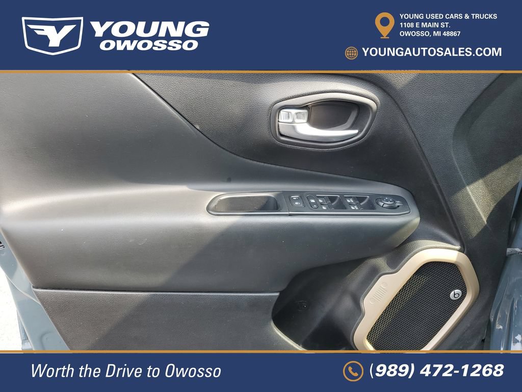 Used 2016 Jeep Renegade 75th Anniversary FWD image 19