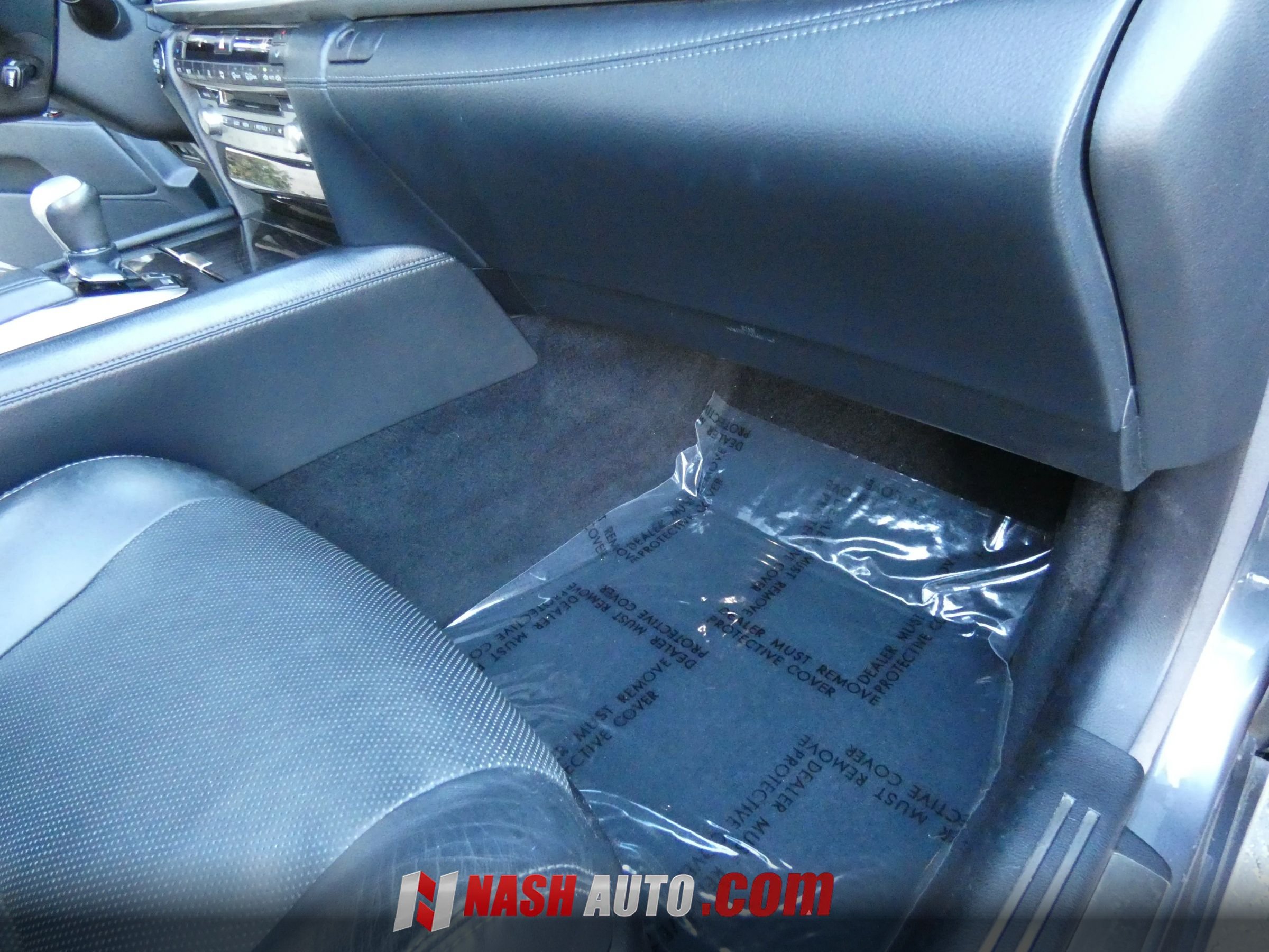 Used 2013 Lexus LS 460 w/ Ultra Luxury Pkg RWD image 36