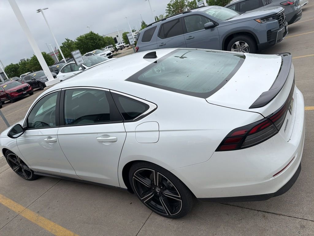 Used 2023 Honda Accord Sport image 10