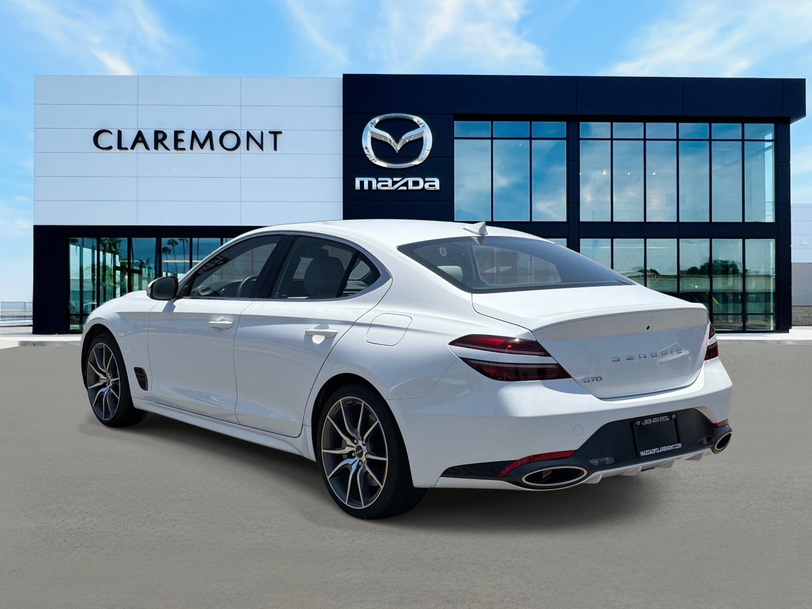 Used 2025 Genesis G70 2.5T RWD image 6